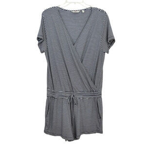 Vineyard Vines Striped Romper Sz Medium Blue White Stretch Pockets Coastal Beach